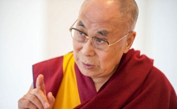 MUDROST DALAJ LAME KOJA MIJENJA ŽIVOT: Izgovorite ovo i sve će krenuti na bolje POSLUŠAJTE SAVET DALAJ LAME: Uz ovu rečenicu sve će vam ići od ruke - featured image