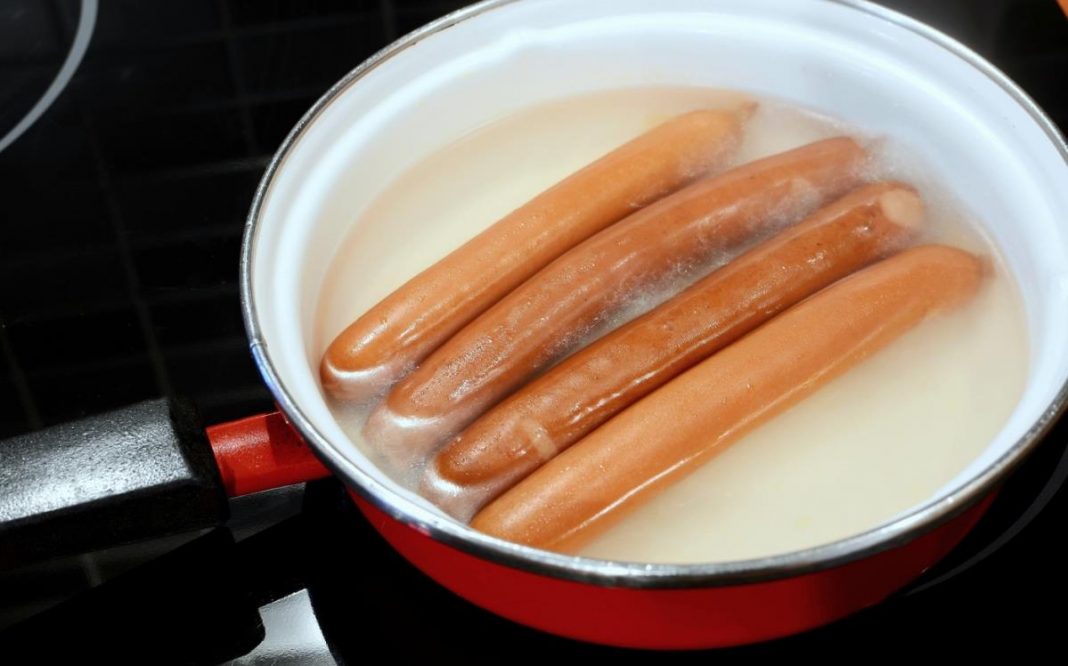 Svi pogrešno kuvamo viršle! Stavljamo ih u vodu, a stručnjaci upozoravaju da se to ne radi tako: Ovo je jedini pravilan način - featured image