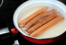 Svi pogrešno kuvamo viršle! Stavljamo ih u vodu, a stručnjaci upozoravaju da se to ne radi tako: Ovo je jedini pravilan način Svi pogrešno kuvamo viršle! Stavljamo ih u vodu, a stručnjaci upozoravaju da se to ne radi tako: Ovo je jedini pravilan način - featured image