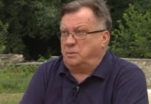 Pogledao je u ogledalo i tako saznao da ima rak jetre, a nakon nekoliko dana je umro: Halidu Bešliću pojavio se simptom koji nesumnjivo ukazuje na najgore Pogledao je u ogledalo i tako saznao da ima rak jetre, a nakon nekoliko dana je umro: Halidu Bešliću pojavio se simptom koji nesumnjivo ukazuje na najgore - featured image