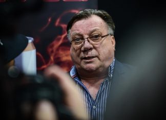 Ovo su 3 osobe sa kojima Halid Bešlić nije pričao: Prevarili ga na gusan način, on im sve oprostio i jednom rečenicom ih postideo Ovo su 3 osobe sa kojima Halid Bešlić nije pričao: Prevarili ga na gusan način, on im sve oprostio i jednom rečenicom ih postideo - featured image