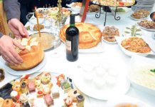 MNOGI DOMAĆINI PRAVE OVE GREŠKE NA SLAVI, A NE ZNAJU DA SU VELIKI GREH! Jedna od njih se tiče i trpeze, obratite pažnju na 4 stvari MNOGI DOMAĆINI PRAVE OVE GREŠKE NA SLAVI, A NE ZNAJU DA SU VELIKI GREH! Jedna od njih se tiče i trpeze, obratite pažnju na 4 stvari - featured image