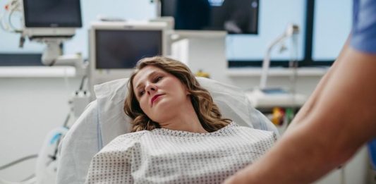 Onkolog upozorava: Ovaj ‘tihi’ simptom raka crijeva mnogi ignorišu Onkolog upozorava: Ovaj 'tihi' simptom raka crijeva mnogi ignorišu - featured image