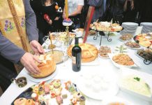 Počela je sezona slava, ispoštujte običaje: Na slavu se ne zove, već je kuća otvorena za svakoga, a ovo je prava suština Počela je sezona slava, ispoštujte običaje: Na slavu se ne zove, već je kuća otvorena za svakoga, a ovo je prava suština - featured image