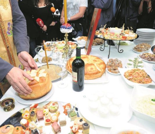 Počela je sezona slava, ispoštujte običaje: Na slavu se ne zove, već je kuća otvorena za svakoga, a ovo je prava suština Počela je sezona slava, ispoštujte običaje: Na slavu se ne zove, već je kuća otvorena za svakoga, a ovo je prava suština - featured image