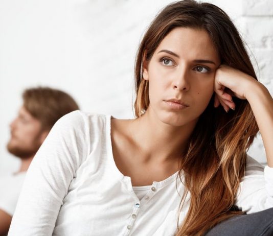 ZLO JE U TVOJOJ BLIZINI: 8 znakova da vas neka osoba ne može ‘očima smisliti’ ZLO JE U TVOJOJ BLIZINI: 8 znakova da vas neka osoba ne može ‘očima smisliti’ - featured image