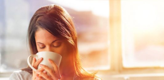 Pet jutarnjih napitaka koji pomažu u mršavljenju, a nisu kafa: Male promene za brze rezultate Pet jutarnjih napitaka koji pomažu u mršavljenju, a nisu kafa: Male promene za brze rezultate - featured image