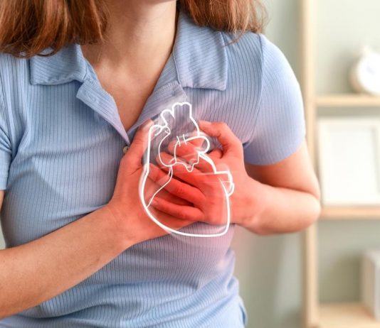 Sedam znakova srčanog udara koji se mogu pojaviti mesec dana ranije: Kardiolog objašnjava zašto ih žene često ne prepoznaju Sedam znakova srčanog udara koji se mogu pojaviti mesec dana ranije: Kardiolog objašnjava zašto ih žene često ne prepoznaju - featured image