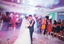 Skandal na svadbi u Leskovcu! Mladoženjin drug uzeo mikrofon i zatražio ovu pesmu: Umalo došlo do tuče, mlada demonstrativno napustila salu! Skandal na svadbi u Leskovcu! Mladoženjin drug uzeo mikrofon i zatražio ovu pesmu: Umalo došlo do tuče, mlada demonstrativno napustila salu! - featured image