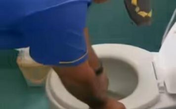 ZAHVALJUJUĆI ZAPUŠENOJ WC ŠOLJI SAZNAO DA GA ŽENA VARA: Zbog reči vodoinstalatera ostao ŠOKIRAN! Primetio sam da..” ZAHVALJUJUĆI ZAPUŠENOJ WC ŠOLJI SAZNAO DA GA ŽENA VARA: Zbog reči vodoinstalatera ostao ŠOKIRAN! Primetio sam da.." - featured image