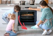 Mnogi koriste fioku ispod šporeta za plehove: Njena prava svrha iznenadiće i iskusne domaćice Mnogi koriste fioku ispod šporeta za plehove: Njena prava svrha iznenadiće i iskusne domaćice - featured image