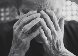 7 stvari o kojima treba ćutati ili govoriti pažljivo: Inače ćete navući nesreću u kuću, prema narodnom verovanju 7 stvari o kojima treba ćutati ili govoriti pažljivo: Inače ćete navući nesreću u kuću, prema narodnom verovanju - featured image