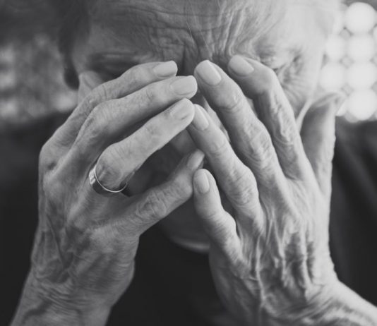 7 stvari o kojima treba ćutati ili govoriti pažljivo: Inače ćete navući nesreću u kuću, prema narodnom verovanju 7 stvari o kojima treba ćutati ili govoriti pažljivo: Inače ćete navući nesreću u kuću, prema narodnom verovanju - featured image