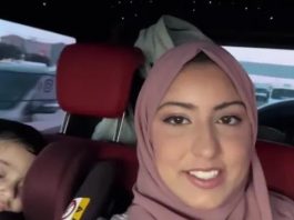 “Dobijam samo 70.000 evra dnevno, ali ova zabrana mi najteže pada” Žena milionera otkrila drugu stranu medalje, evo kako izgleda njen život (VIDEO) "Dobijam samo 70.000 evra dnevno, ali ova zabrana mi najteže pada" Žena milionera otkrila drugu stranu medalje, evo kako izgleda njen život (VIDEO) - featured image