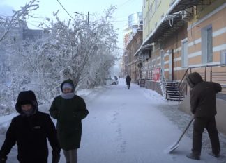 TATJANA S PORODICOM ŽIVI U NAJHLADNIJEM MESTU NA SVETU: Zima ove godine stigla mnogo ranije, ovako se spremaju da prežive -71 stepen (foto galerija) TATJANA S PORODICOM ŽIVI U NAJHLADNIJEM MESTU NA SVETU: Zima ove godine stigla mnogo ranije, ovako se spremaju da prežive -71 stepen (foto galerija) - featured image