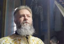 Na vrh jelke ne ide zvezda ako ste pravoslavci: Otac Predrag Popović objasnio gde mnogi Srbi greše oko kićenja Na vrh jelke ne ide zvezda ako ste pravoslavci: Otac Predrag Popović objasnio gde mnogi Srbi greše oko kićenja - featured image