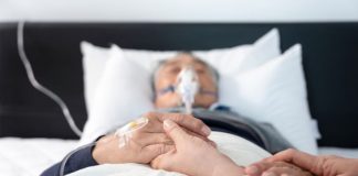 Pet stvari za kojima ljudi žale na samrtnoj postelji: Svaka počinje sa “da sam barem”, a suštinu shvate pre sklapanja očiju Pet stvari za kojima ljudi žale na samrtnoj postelji: Svaka počinje sa “da sam barem”, a suštinu shvate pre sklapanja očiju - featured image