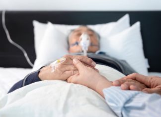 Pet stvari za kojima ljudi žale na samrtnoj postelji: Svaka počinje sa “da sam barem”, a suštinu shvate pre sklapanja očiju Pet stvari za kojima ljudi žale na samrtnoj postelji: Svaka počinje sa “da sam barem”, a suštinu shvate pre sklapanja očiju - featured image