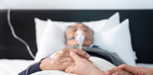 Pet stvari za kojima ljudi žale na samrtnoj postelji: Svaka počinje sa “da sam barem”, a suštinu shvate pre sklapanja očiju Pet stvari za kojima ljudi žale na samrtnoj postelji: Svaka počinje sa “da sam barem”, a suštinu shvate pre sklapanja očiju - featured image