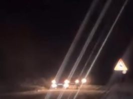 STRAVIČAN SNIMAK SA PUTEVA SRBIJE! Vozači izašli iz svojih vozila i u NEVERICI gledaju prizor: Sneg napravio haos širom zemlje! (VIDEO) STRAVIČAN SNIMAK SA PUTEVA SRBIJE! Vozači izašli iz svojih vozila i u NEVERICI gledaju prizor: Sneg napravio haos širom zemlje! (VIDEO) - featured image