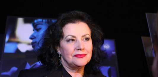 Ovo je žena s kojom je bivši muž Snežane Savić dobio blizance u 76. godini: “Učimo se da živimo bez njega” Ovo je žena s kojom je bivši muž Snežane Savić dobio blizance u 76. godini: "Učimo se da živimo bez njega" - featured image