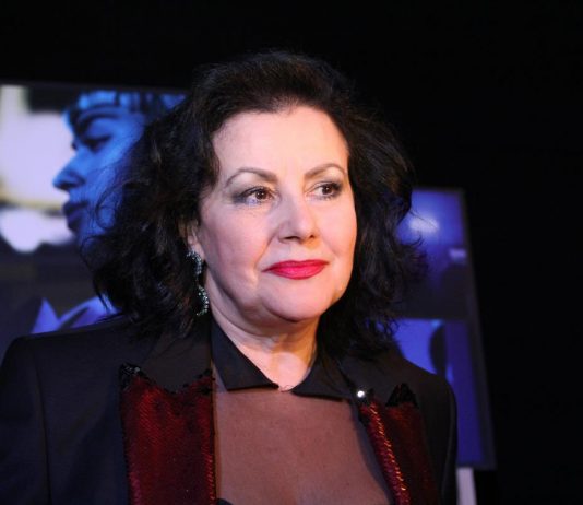 Ovo je žena s kojom je bivši muž Snežane Savić dobio blizance u 76. godini: “Učimo se da živimo bez njega” Ovo je žena s kojom je bivši muž Snežane Savić dobio blizance u 76. godini: "Učimo se da živimo bez njega" - featured image