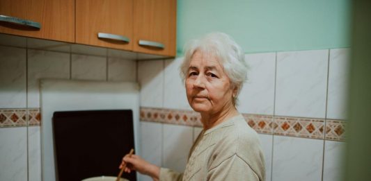 Ova 4 jela “na kašiku” naših majki sačuvaće vam imunitet tokom zime: Raspametiće sve ukućane, a deca će tražiti porciju više Ova 4 jela "na kašiku" naših majki sačuvaće vam imunitet tokom zime: Raspametiće sve ukućane, a deca će tražiti porciju više - featured image