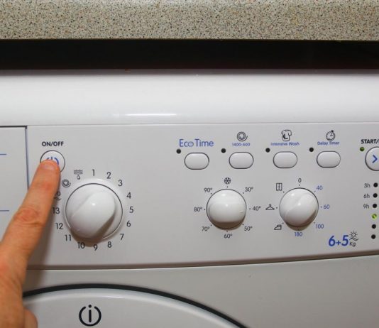 Zašto iskusne domaćice nikada ne koriste program brzog pranja: Zapamtite ovo za ceo život, sačuvaćete i veš i mašinu Zašto iskusne domaćice nikada ne koriste program brzog pranja: Zapamtite ovo za ceo život, sačuvaćete i veš i mašinu - featured image