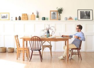 Veruje se da je jedan ukras na vašem stolu razlog gubitka novca: Hitno ga uklonite i otarasite se bede Veruje se da je jedan ukras na vašem stolu razlog gubitka novca: Hitno ga uklonite i otarasite se bede - featured image