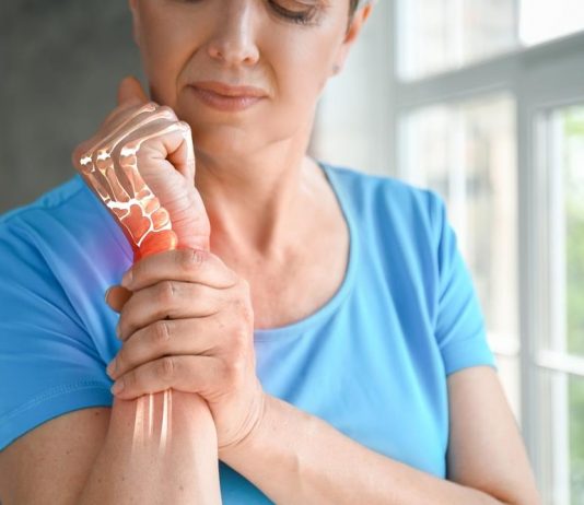 Pet saveta za jačanje kostiju: Kako sprečiti osteoporozu i gubitak koštane mase Pet saveta za jačanje kostiju: Kako sprečiti osteoporozu i gubitak koštane mase - featured image