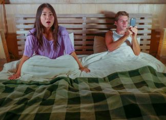 5 znakova koji otkrivaju muškarca koji je loš u krevetu: Strastvene žene kraj njega gube vreme 5 znakova koji otkrivaju muškarca koji je loš u krevetu: Strastvene žene kraj njega gube vreme - featured image