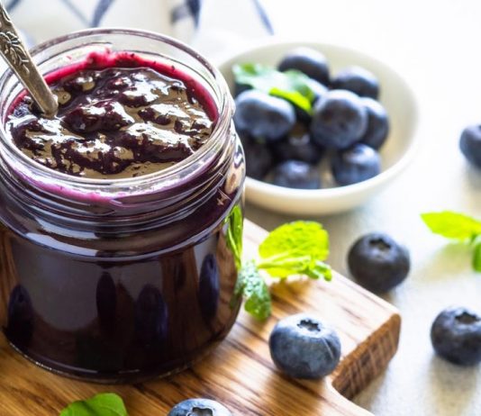 Recept za najukusniji zdravi džem od borovnica bez šećera: Brzo se pravi, a podjednako je ukusan kao klasičan Zdrav džem od borovnica bez šećera: Brzo se pravi, a podjednako je ukusan kao klasičan - featured image