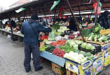 “Kako ih, bre, nije sramota” Otkrivena nova prevara na pijacama: Isto se dešava i u marketima – “Tako rade i kada se kupuju jagode, užas” "Kako ih, bre, nije sramota" Otkrivena nova prevara na pijacama: Isto se dešava i u marketima - "Tako rade i kada se kupuju jagode, užas" - featured image