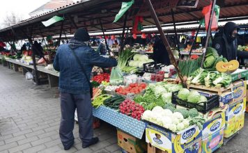 “Kako ih, bre, nije sramota” Otkrivena nova prevara na pijacama: Isto se dešava i u marketima – “Tako rade i kada se kupuju jagode, užas” "Kako ih, bre, nije sramota" Otkrivena nova prevara na pijacama: Isto se dešava i u marketima - "Tako rade i kada se kupuju jagode, užas" - featured image