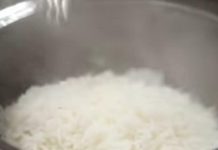 Kada kuvate pirinač obavezno dodajte u vodu 1 sastojak: Biće savršeno kuvan i rastresit, neće se lepiti za dno Kada kuvate pirinač obavezno dodajte u vodu 1 sastojak: Biće savršeno kuvan i rastresit, neće se lepiti za dno - featured image