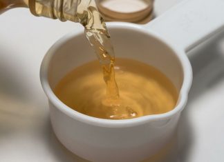 Jabukovo sirće je najbolji čuvar zdravlja, a niko ne zna da ga koristi pravilno: Evo kada i kako treba da se pije Jabukovo sirće je najbolji čuvar zdravlja, a niko ne zna da ga koristi pravilno: Evo kada i kako treba da se pije - featured image