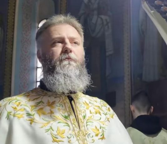 Ovu ikonu svaka srpska kuća mora da ima: Dovoljno je samo da je pogledate, tvrdi otac Predrag Popović, a evo kako se pred njom moli Ovu ikonu svaka srpska kuća mora da ima: Dovoljno je samo da je pogledate, tvrdi otac Predrag Popović, a evo kako se pred njom moli - featured image