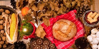 Kako da napravite božićnu česnicu? Novčić za sreću, grančica za zdravlje, pasulj za duhovni mir Kako da napravite božićnu česnicu? Novčić za sreću, grančica za zdravlje, pasulj za duhovni mir - featured image