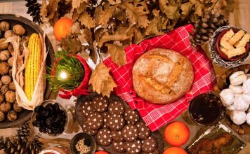 Kako da napravite božićnu česnicu? Novčić za sreću, grančica za zdravlje, pasulj za duhovni mir Kako da napravite božićnu česnicu? Novčić za sreću, grančica za zdravlje, pasulj za duhovni mir - featured image