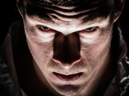 Ovih pet rečenica nepogrešivo otkrivaju svakog manipulatora: Ko zna, možda ih čujete i kod sebe (Obratite pažnju na broj 2) Ovih pet rečenica nepogrešivo otkrivaju svakog manipulatora: Ko zna, možda ih čujete i kod sebe - featured image