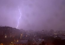 Strašno nevreme stiže u Srbiju, olujni udari biće oko 120 km/h: Jedan grad najugroženiji, prete mu orkanski udari! Strašno nevreme stiže u Srbiju, olujni udari biće oko 120 km/h: Jedan grad najugroženiji, prete mu orkanski udari! - featured image