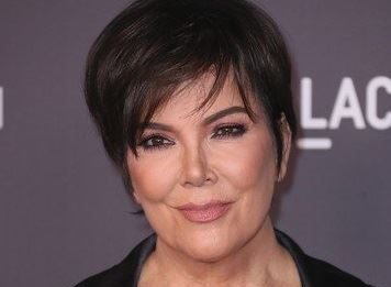 Najbolje frizure za žene u 40-im i 50-im: Brišu godine s lica, a stilizuju se veoma jednostavno Najbolje frizure za žene u 40-im i 50-im: Brišu godine s lica, a stilizuju se veoma jednostavno - featured image