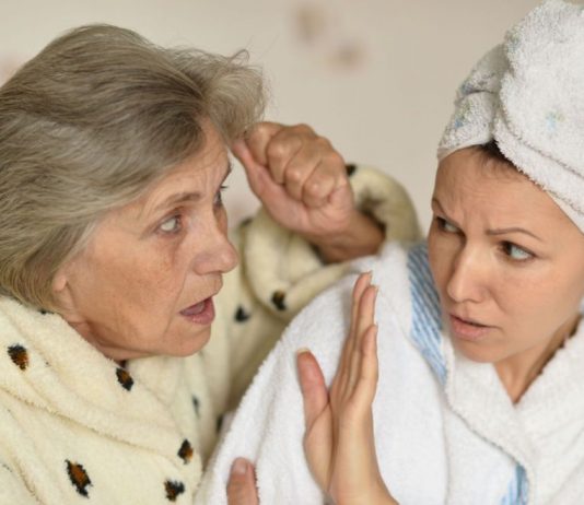 SNAHI ĆE OPROSTITI PRLJAVU KUĆU, ALI OVU IZJAVU NIKAD NEĆE: Ovih 5 stvari su trn u oko skoro svakoj svekrvi SNAHI ĆE OPROSTITI PRLJAVU KUĆU, ALI OVU IZJAVU NIKAD NEĆE: Ovih 5 stvari su trn u oko skoro svakoj svekrvi - featured image