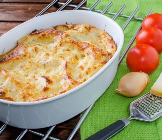 Lazanje po receptu poznatog italijanskog kuvara: Jednostavno se prave, a ukus je savršen Lazanje po receptu poznatog italijanskog kuvara: Jednostavno se prave, a ukus je savršen - featured image