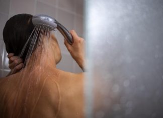 Koliko često treba da se tuširamo? Naučnici otkrili da smo godinama bili u zabludi i razbili mitove Koliko često treba da se tuširamo? Naučnici otkrili da smo godinama bili u zabludi i razbili mitove - featured image