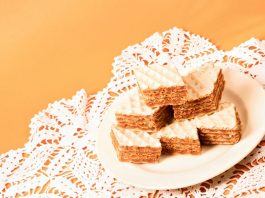 Starinska seljačka oblanda sa 4 sastojka: Topi se u ustima, savršena za svaku priliku – nema joj ravne – EVO RECEPTA Starinska seljačka oblanda sa 4 sastojka: Topi se u ustima, savršena za svaku priliku - nema joj ravne! - featured image