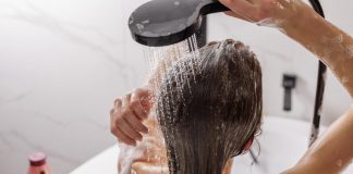 Kad oprati kosu posle farbanja? Ako to uradite prerano, biće neravnomerna, bleda i beživotna – a pare i trud bačeni Kad oprati kosu posle farbanja? Ako to uradite prerano, biće neravnomerna, bleda i beživotna – a pare i trud bačeni - featured image