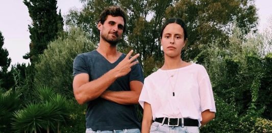 Kako izgleda skromni dom Marka Đokovića: Dok se braća “razmeću” kvadratima, on napravio oazu sa umetnicom (Foto) Kako izgleda skromni dom Marka Đokovića: Dok se braća "razmeću" kvadratima, on napravio oazu sa umetnicom (Foto) - featured image