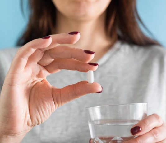 Da li protiv bolova popiti ibuprofen ili paracetamol? Farmaceut rešava večitu dilemu Da li protiv bolova popiti ibuprofen ili paracetamol? Farmaceut rešava večitu dilemu - featured image