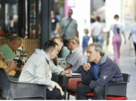 Evo kolika je penzija sa 15, a kolika sa 40 godina radnog staža? Evo kolika je penzija sa 15, a kolika sa 40 godina radnog staža? - featured image